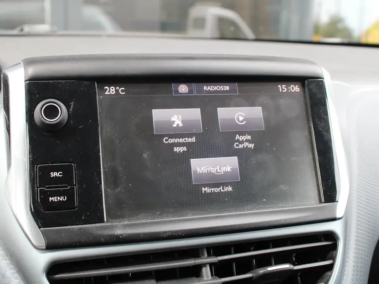 Peugeot 208 1.2 PureTech Allure Navigatie, Climate control, Lichtmetalen Velgen afbeelding 17