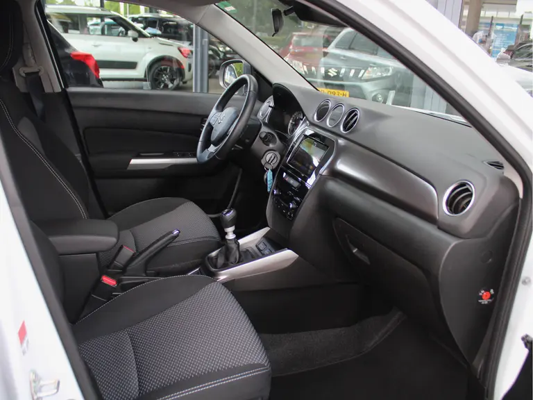 Suzuki Vitara 1.4 Boosterjet Select Smart Hybrid Adaptieve Cruise en Climate Control, Carplay/Android Auto afbeelding 39
