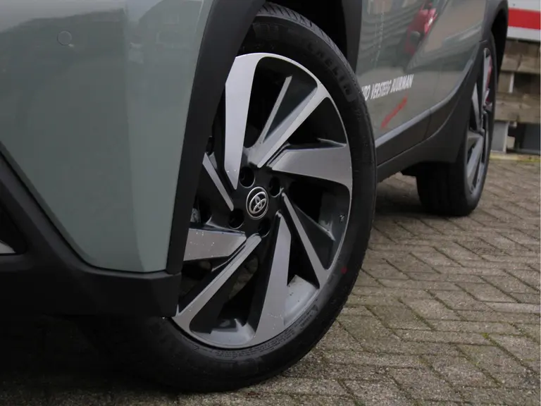 Toyota Aygo X 1.0 VVT-i MT Envy Cruise Control Adaptief, Achteruitrijcamera, Navigatie, Parkeersensoren Voor en Achter afbeelding 2