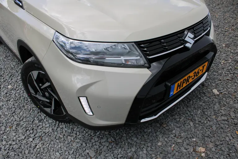 Suzuki Vitara 1.5 Hybrid Style Demo Voordeel, Parkeersensoren Draadloos Carplay en Panorama Dak. afbeelding 28