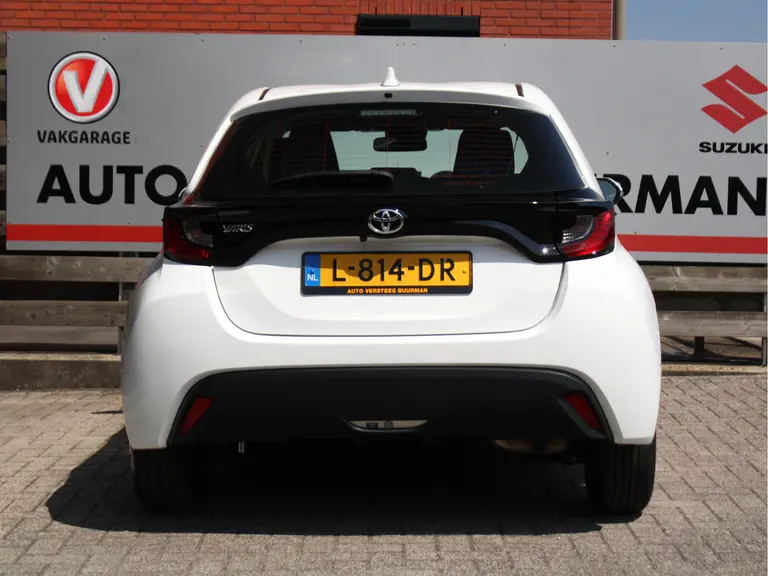 Toyota Yaris 1.0 VVT-i Active Achteruitrijcamera, Bluetooth, Cruise Control Adaptief, Apple Carplay/Android Auto afbeelding 11