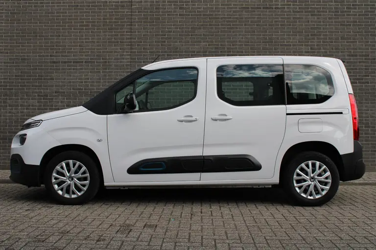 Citroën E-Berlingo Feel 50 kWh Airco, Cruise controle, Apple carplay/Android auto, Schuifdeur L+R, Camera, Bluetooth, afbeelding 2
