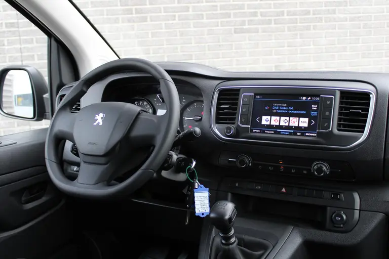 Peugeot Expert 2.0 BlueHDI 145PK L3 Dubbele Cabine Navigatie, Achteruitrijcamera, Trekhaak Afneembaar, Airco, Parkeersensoren Achter, Bluetooth, Cruise Control afbeelding 12