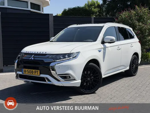 Mitsubishi Outlander Intense+ 2.4 PHEV 135PK Automaat Navigatie, Rondomzichtcamera, Keyless, Stoel & Stuurwielverwarming, Glazen Schuifdak