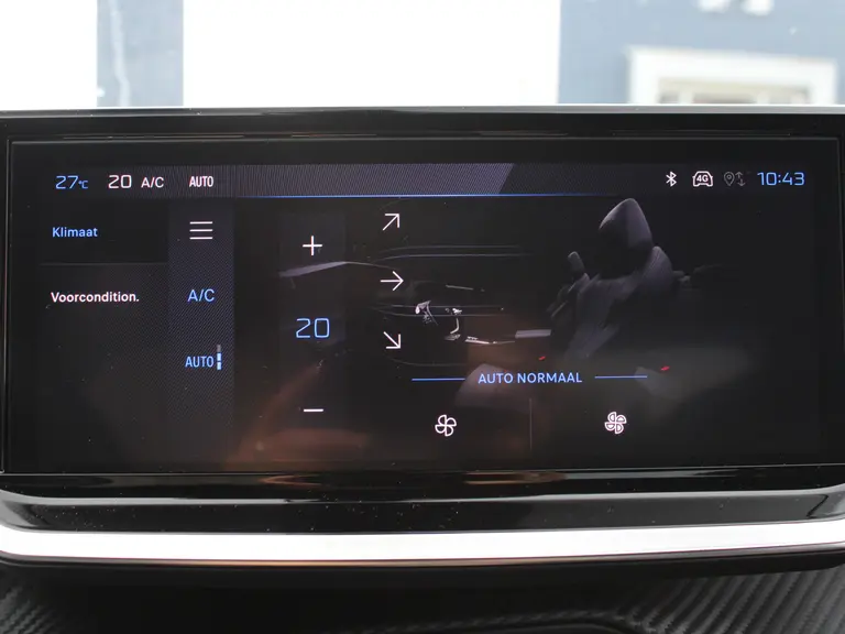 Peugeot e-2008 Allure 54 kWh 156PK Navigatie, Rondomzichtcamera, Adaptieve Cruise Control, Keyless, Stoelverwarming afbeelding 26