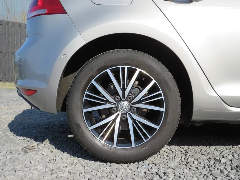 Volkswagen Golf 1.2 TSI Highline, Trekhaak, Parkeersensoren, Navigatie afbeelding 4