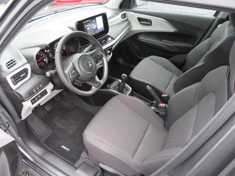 Suzuki Swift 1.2 Style Smart Hybrid, NIEUW 6 JAAR GARANTIE! Bodykit en Stootlijsten in Piano Black afbeelding 6