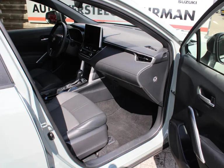 Toyota Corolla Cross Hybrid 140 Style Trekhaak, Dealer onderhouden afbeelding 15