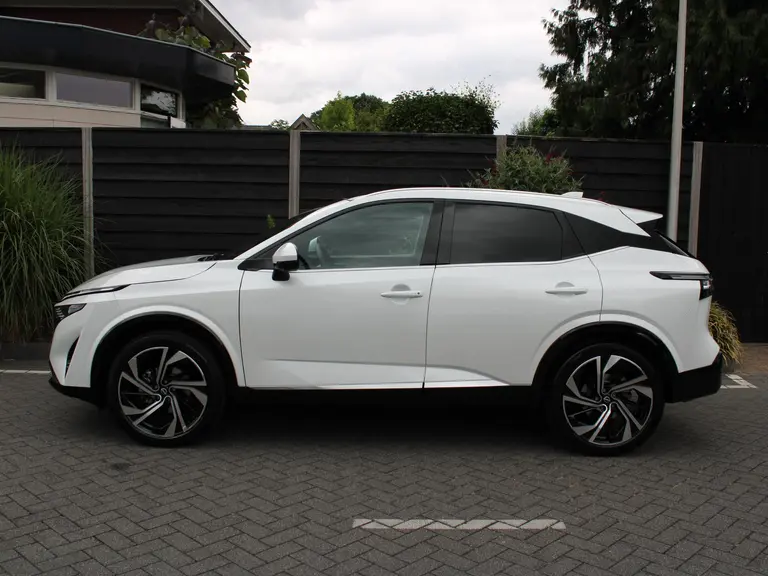 Nissan QASHQAI Tekna Plus 1.3 MHEV 158PK Xtronic Automaat Navigatie, Rondomzichtcamera, Keyless, Panoramadak, Leder, Elektrische Kofferbak, Stoelverwarming, Massage afbeelding 6
