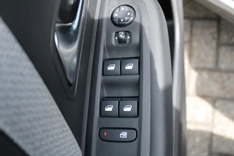 Citroën Ë-C4 Shine 50 kWh Automaat, Navigatie, Airco, Applecarpl./Andr. Auto, achteruitrijcamera afbeelding 12
