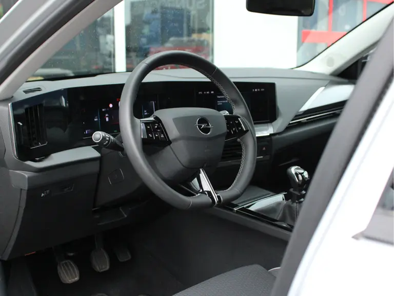 Opel Astra Sports Tourer 1.2 Level 2 Cruise en Climate Control, Parkeersensoren Voor en Achter, Navigatie afbeelding 6