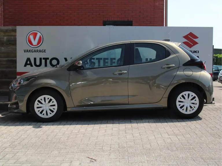 Toyota Yaris 1.0 VVT-i Active Achteruitrijcamera, Bluetooth, Cruise Control Adaptief, Airco afbeelding 13