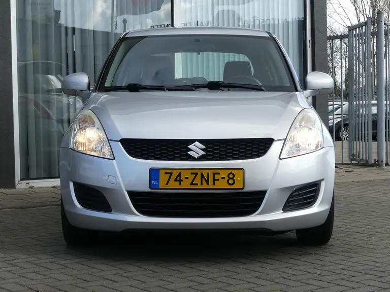 Suzuki Swift 1.2 Bandit EASSS Cruise Control, Stoelverwarming, 16" Lichtmetalen Velgen, Airco, Dealer Onderhouden afbeelding 10