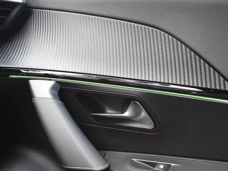 Peugeot e-2008 EV GT 50 kWh Navigatie, Lichtmetalen velgen 18 inch, Keyless Entry, Dodehoek detectie afbeelding 35