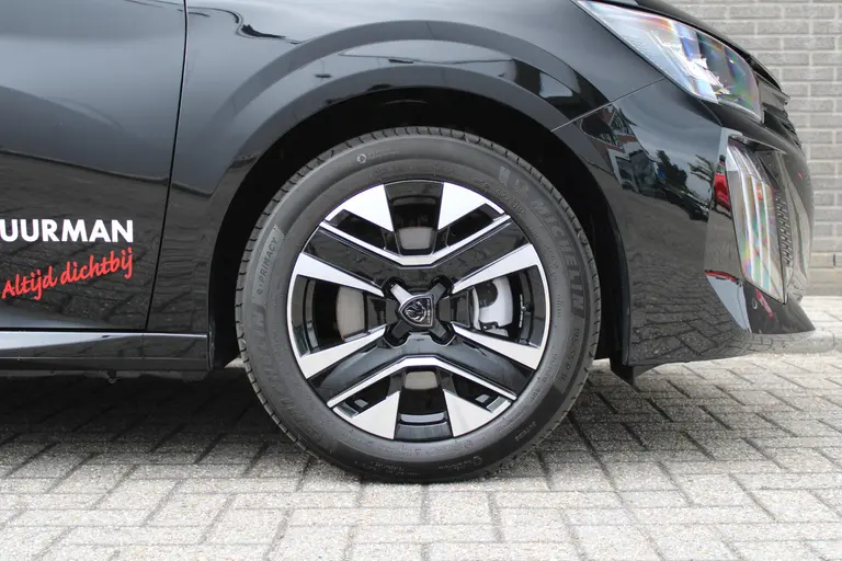 Peugeot 208 Allure 1.2 PureTech 100PK Navigatie, Stoelverwarming, Camera achter, Parkeerhulp voor & Achter, Lichtmetalen velgen afbeelding 26