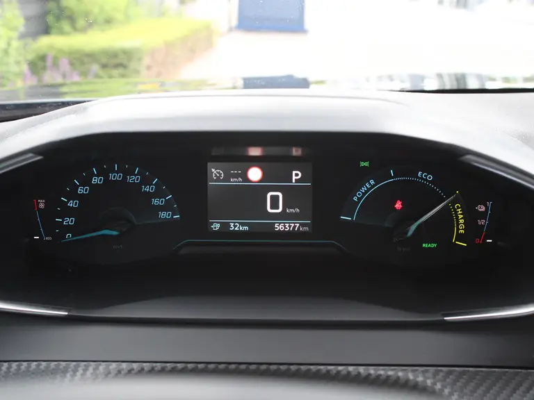 Peugeot e-2008 Active Pack 50 kWh 136PK Navigatie, Achteruitrijcamera, Apple Carplay, Android Auto, Climate Control afbeelding 17