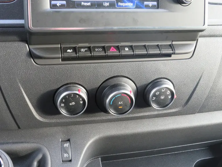 Renault Master T35 2.3 dCi 145 L3 Energy EURO VI, Bakwagen met Navigatie en Cruise Control afbeelding 22