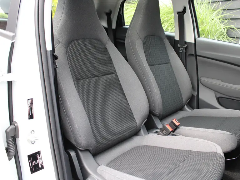 Leapmotor T03 Design 37.3 kWh Navigatie, Camera achter, Parkeerhulp achter, Audio, Keyless Start, Lichtmetalen velgen afbeelding 34