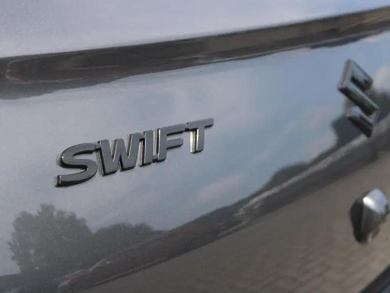 Suzuki Swift 1.2 Style Smart Hybrid Automaat 17" Lichtmetalen Velgen, Adaptieve Cruise en Climate Control afbeelding 16