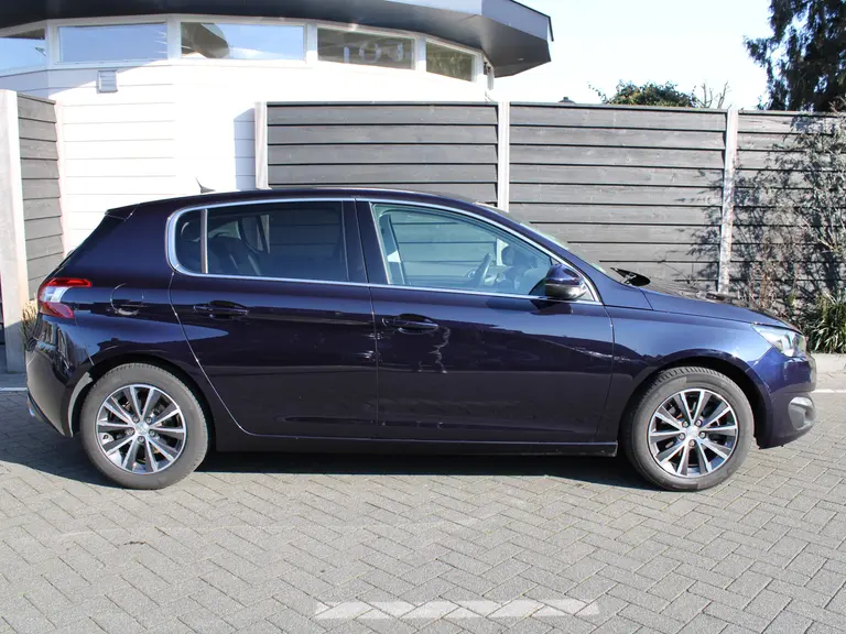 Peugeot 308 1.2 PureTech 130PK Blue Lease Premium Trekhaak, Panoramadak, Apple Carplay, Android Auto, Parkeersensoren, Led Koplampen afbeelding 7