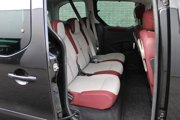 Citroën Berlingo 1.6 VTi 120 XTR Cruise/Climate control, Audio, Trekhaak, Stoelverwarming, Mistlampen, Parkeersensoren achter afbeelding 24