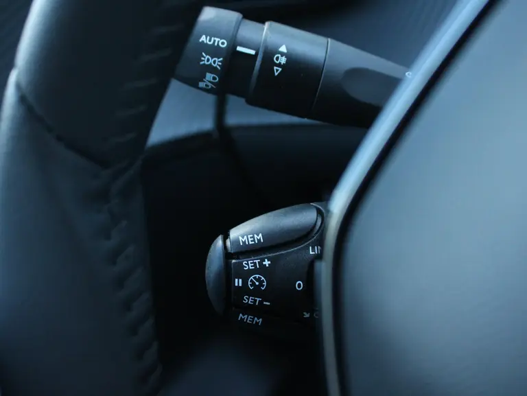 Peugeot 208 Allure 1.2 PureTech 100PK Navigatie, Camera achter, Apple Carplay/Android auto afbeelding 28