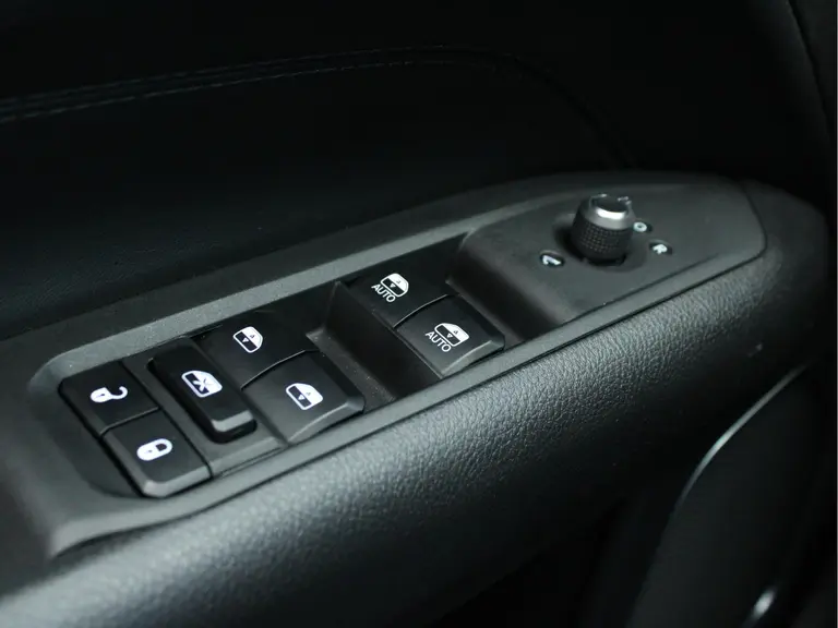 Jeep Compass 1.5T e-Hybrid Altitude Rondomzicht Camera, Stoelventilatie & -verwarming, Cruise & Climate Control afbeelding 37