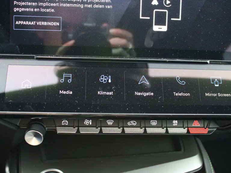 Peugeot e-308 SW GT 54 kWh 156PK Navigatie, Achteruitrijcamera, Stoel en Stuurverwarming, Parkeersensoren Voor & Achter afbeelding 30