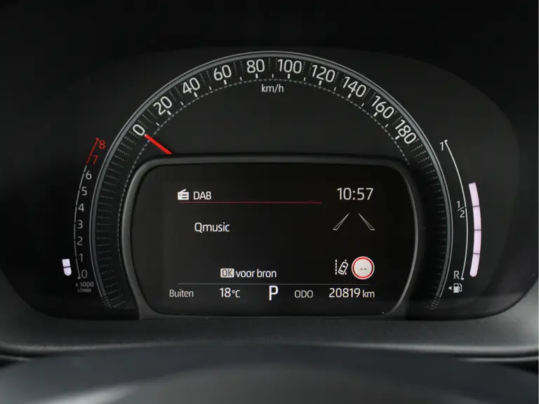 Toyota Aygo X 1.0 VVT-i S-CVT Pulse Automaat Adaptieve Cruise Control, Carplay/Android Auto, Achteruitrijcamera, Airco afbeelding 28