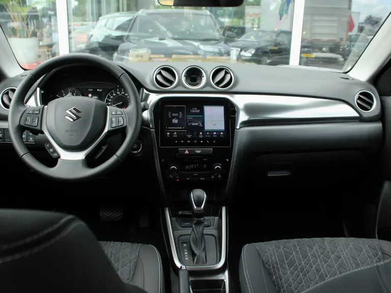 Suzuki Vitara 1.5 Hybrid Style afbeelding 18