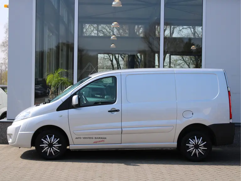 Peugeot Expert 227 1.6 HDI L1H1 Navteq 2, 3 Zitplaatsen Trekhaak, Navigatie, Cruise Control, Bluetooth, Airco afbeelding 13