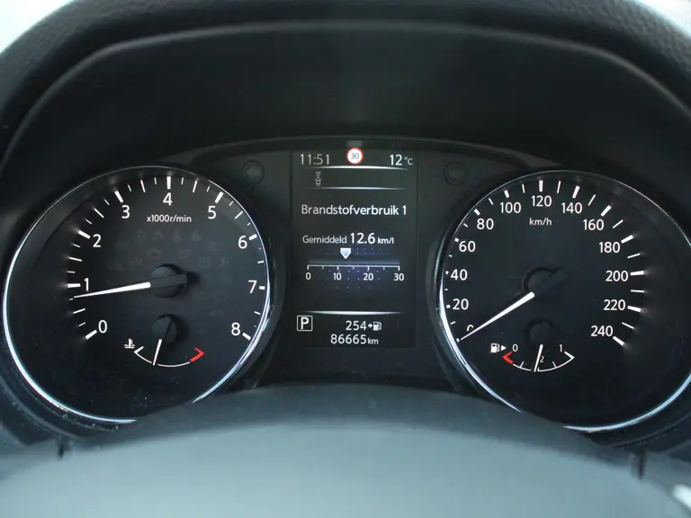 Nissan QASHQAI N-Connecta 1.2 115PK X-Tronic CVT Automaat Navigatie, Rondomzicht Camera, DAB, Panoramadak, Parkeersensoren Voor & Achter afbeelding 20