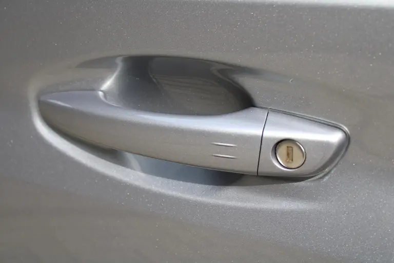 Peugeot 208 Hybrid 100 e-DCS6 Allure Automaat, Navigatie, Applecarpl./Andr. Auto, Keyless entry/Start afbeelding 13
