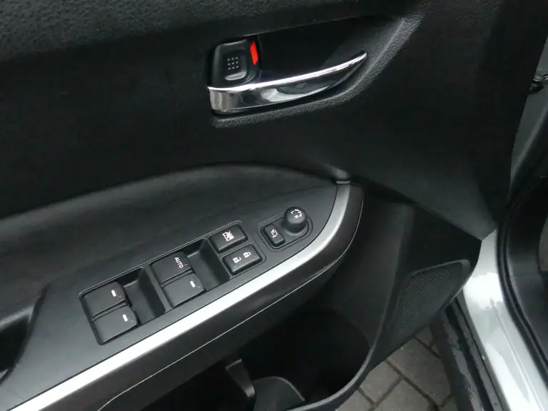 Suzuki Vitara 1.5 Hybrid Style Automaat, Panoramadak, Navigatie afbeelding 10