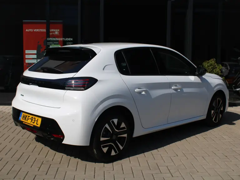 Peugeot 208 1.2 PureTech 100 Allure Navigatie, Stoelverwarming, Camera achter, Parkeerhulp voor & Achter, Lichtmetalen velgen afbeelding 7