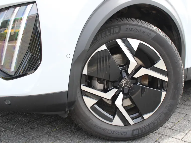 Peugeot e-2008 Allure 54 kWh 156PK Navigatie, Rondomzichtcamera, Adaptieve Cruise Control, Keyless, Stoelverwarming afbeelding 2