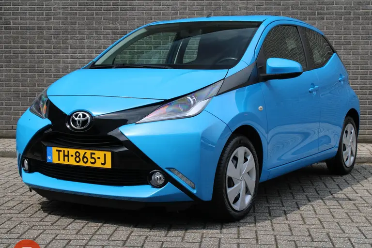 Toyota Aygo 1.0 VVT-i x-nav Achteruitrijcamera, Navigatie, Airco, Bluetooth afbeelding 1