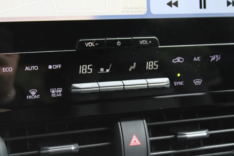 Toyota Bz4x Dynamic 71 kWh Automaat 3-fase Stuurverwarming, Elektrische bestuurdersstoel, Navigatie, Rondomzicht camera afbeelding 34