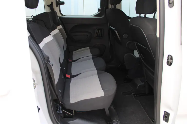 Citroën E-Berlingo Feel 50 kWh Airco, Cruise controle, Apple carplay/Android auto, Schuifdeur L+R, Camera, Bluetooth, afbeelding 26