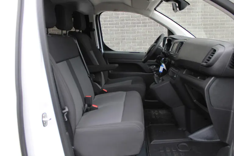 Peugeot Expert 2.0 BlueHDI 145PK L3 Dubbele Cabine Navigatie, Achteruitrijcamera, Trekhaak Afneembaar, Airco, Parkeersensoren Achter, Bluetooth, Cruise Control afbeelding 22