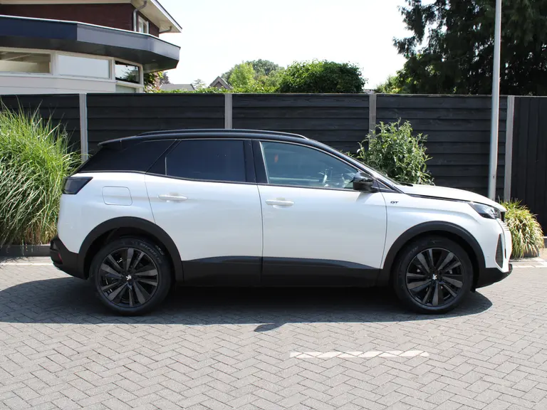 Peugeot 3008 GT 1.2 PureTech 130PK EAT8 Automaat Navigatie, Keyless, Achteruitrijcamera, Elektrische Achterklep, Apple Carplay, Android Auto afbeelding 9