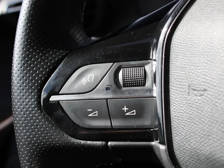 Peugeot 208 1.2 PureTech 100PK GT Navigatie, Parkeerhulp voor & achter, Zwart dak, Camera Achter afbeelding 34