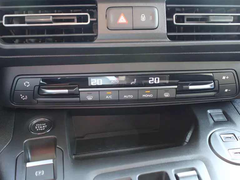 Citroën Berlingo 1.5 BlueHDi 130PK EAT8 Automaat L1 Keyless Entry & Start, Parkeersensoren Achter, Stoel, Stuur & Voorruitverwarming, Apple Carplay, Android Auto afbeelding 27
