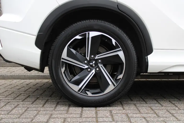 Mitsubishi Eclipse Cross 2.4 PHEV Executive Cruise/Climate control, Trekhaak, Navigatie, Apple Carplay/Android auto, Trekgewicht 1.500 KG./Batterij conditie (SOH) 84.5% afbeelding 32