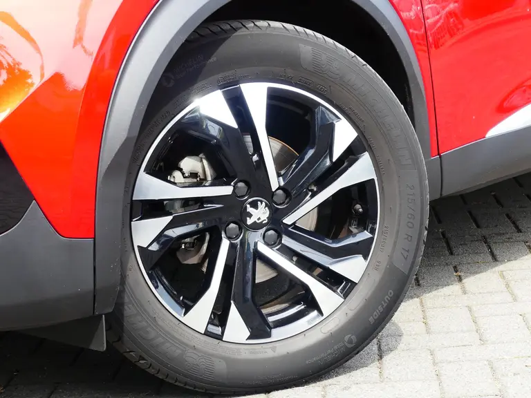 Peugeot 2008 1.2 PureTech Allure Pack, Trekhaak ,130PK, 3D cockpit, Cruise Control afbeelding 27