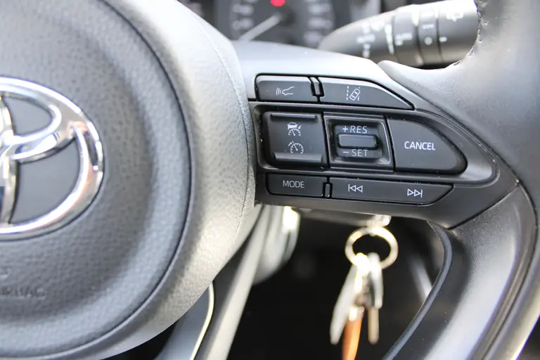 Toyota Yaris 1.0 VVT-i Active, Achteruitrijcamera, Carplay, Cruise control en Airco afbeelding 23