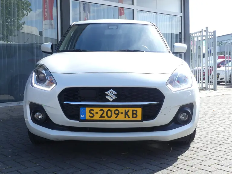 Suzuki Swift 1.2 Select Smart Hybrid Trekhaak, Cruise Control, Apple Carplay, Android Auto, Navigatie, Achterspoiler afbeelding 2
