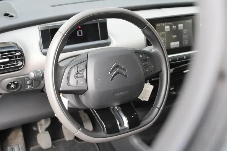 Citroën C4 Cactus 1.2 PureTech Shine Trekhaak, Navigatie, Airco, CruiseControl, Achteruitrijcamera afbeelding 25