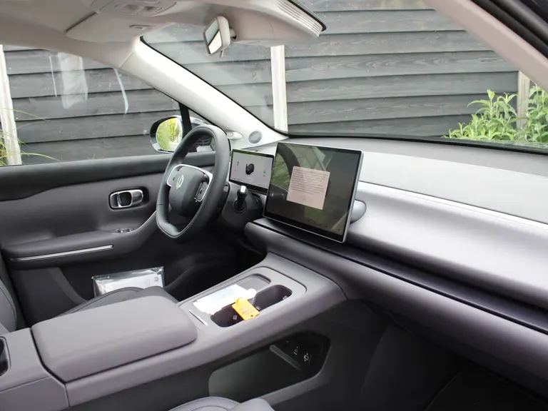 Leapmotor C10 REEV Design 28.4 kWh Camera systeem rondom, Stoelverwarming/koeling, Panoramadak, Navigatie afbeelding 42