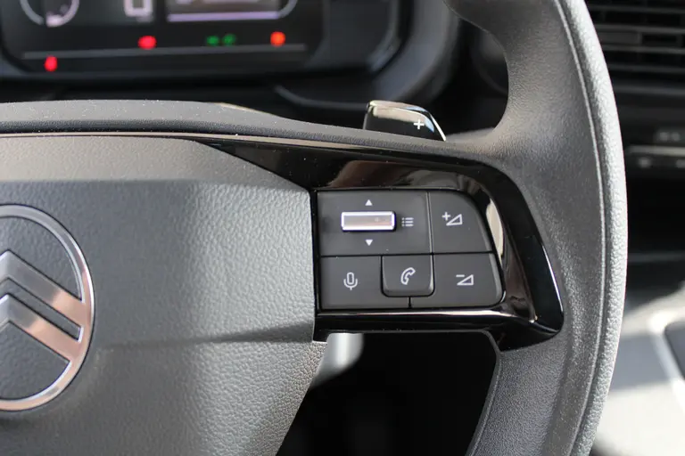 Citroën Berlingo 1.5 BlueHDi 130 EAT8 S&S L1 Automaat, CruiseControl, DAB, Applecarpl./Andr. Auto, Airco, Achteruitrijcamera afbeelding 13
